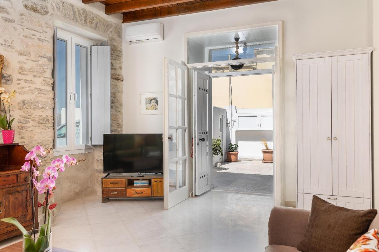 Ma * Naxos City